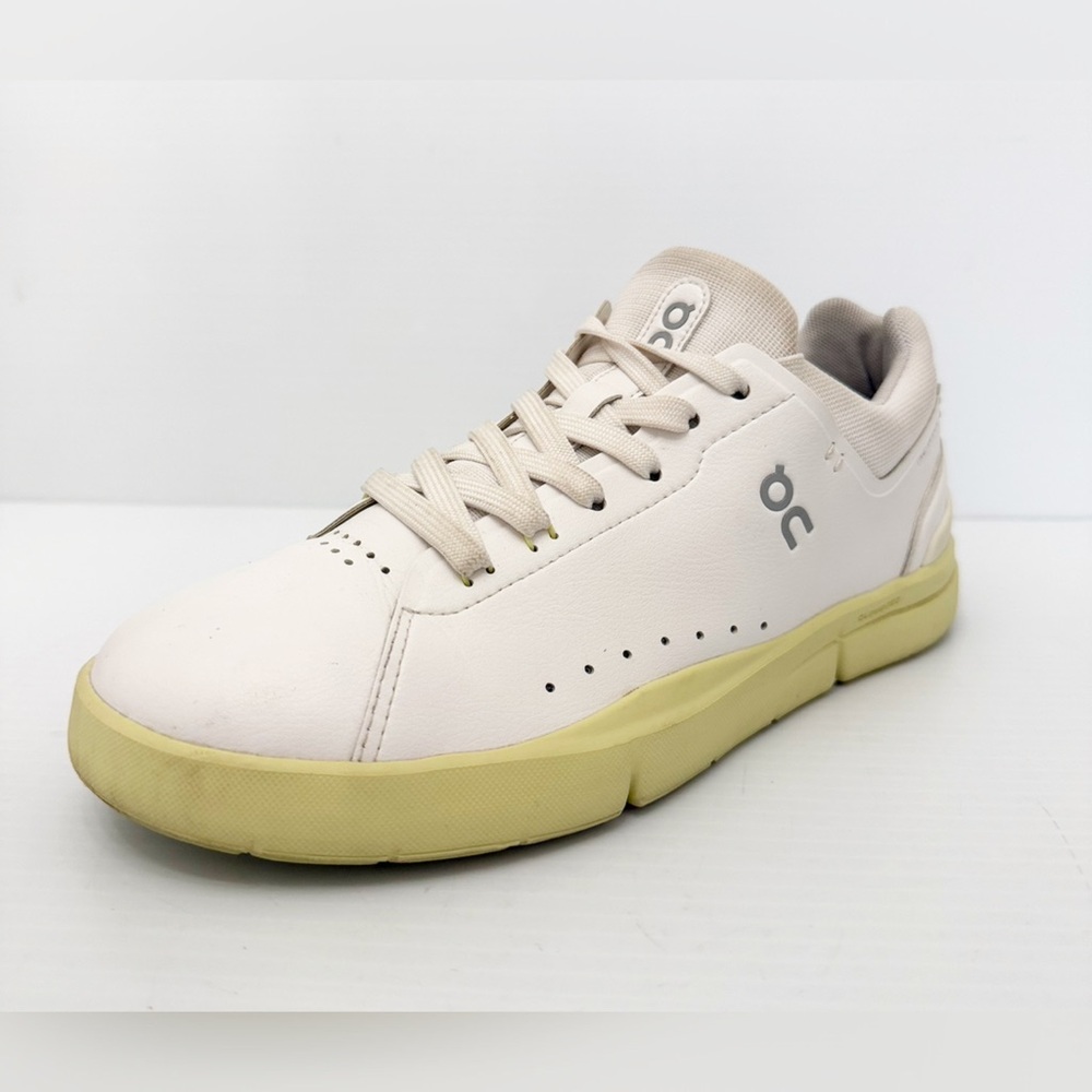 On Running The Roger Tennis Shoe in White with Pale Yellow Sole - 7.5